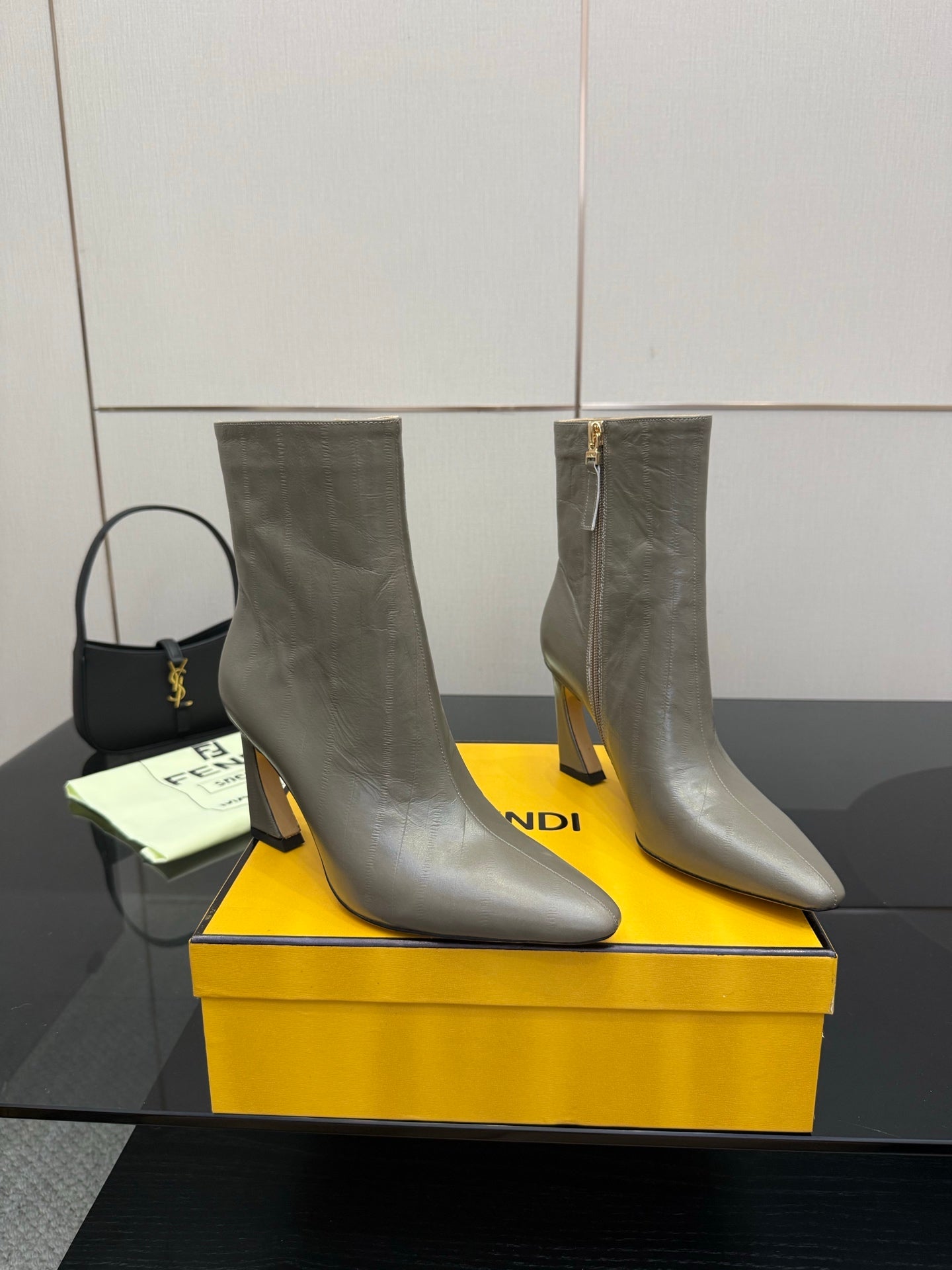 Luxury Shoes Fendi Ladies