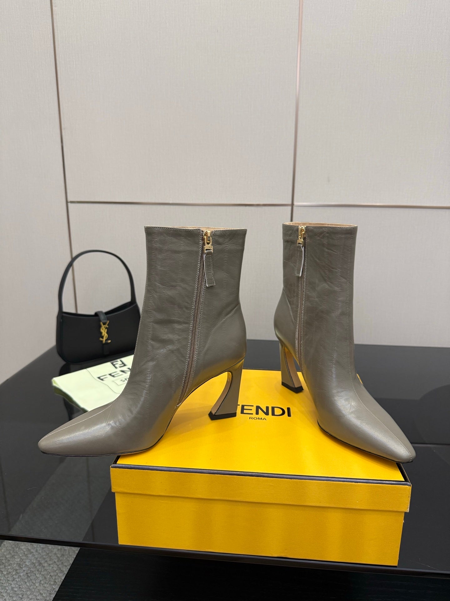 Luxury Shoes Fendi Ladies