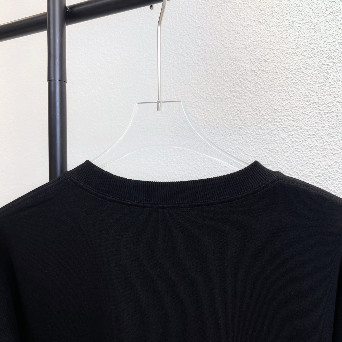 Black Burberry sweatshirt crew neck with ribbed collar trim
