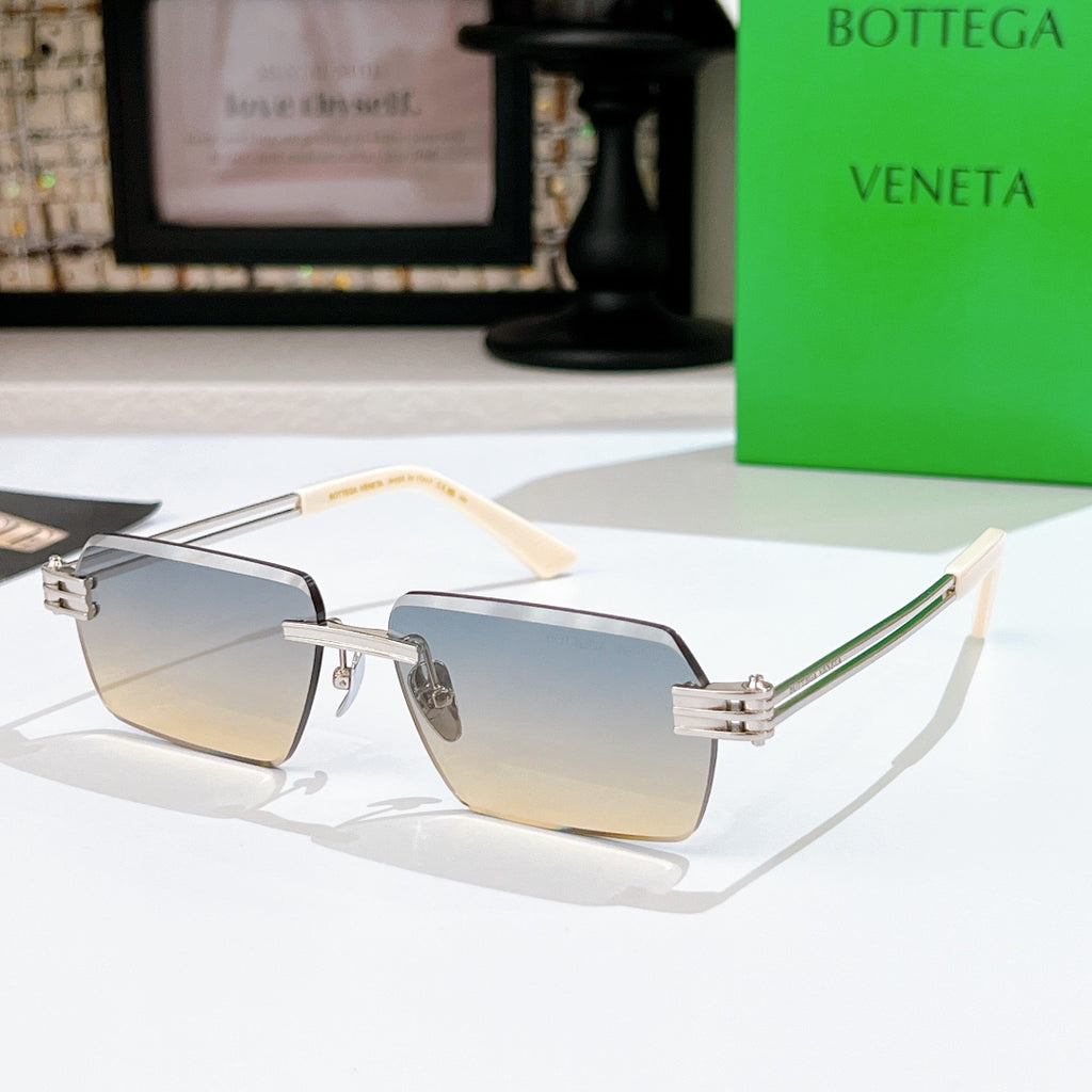 Bottega Veneta sunglasses with light lenses, silver frame, thin gold accents