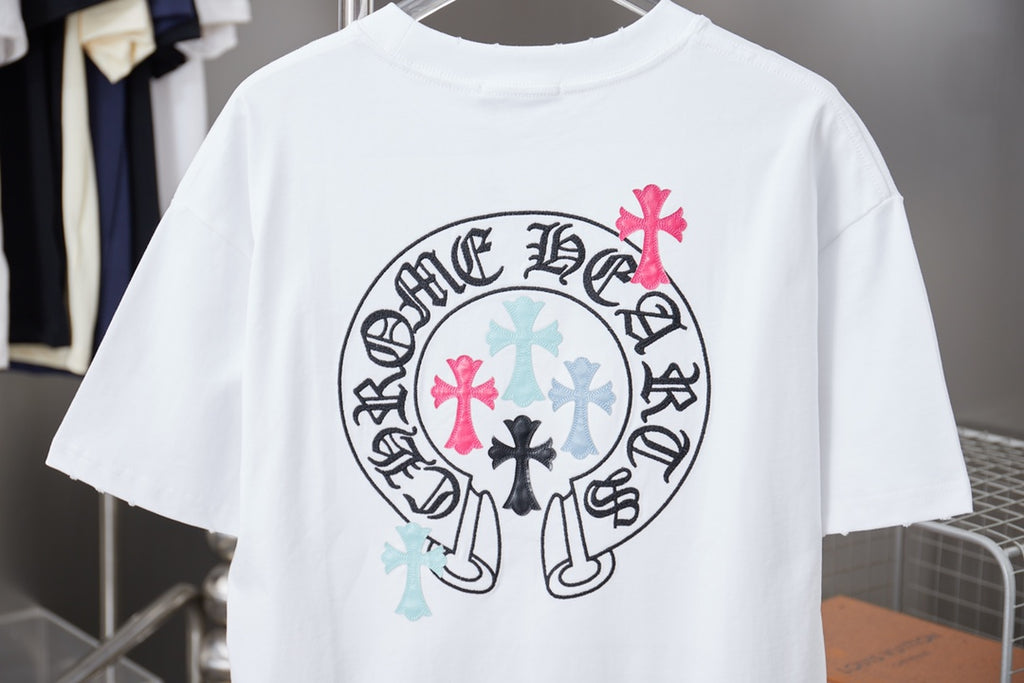 White short-sleeve T-shirt with large back circular crest graphic