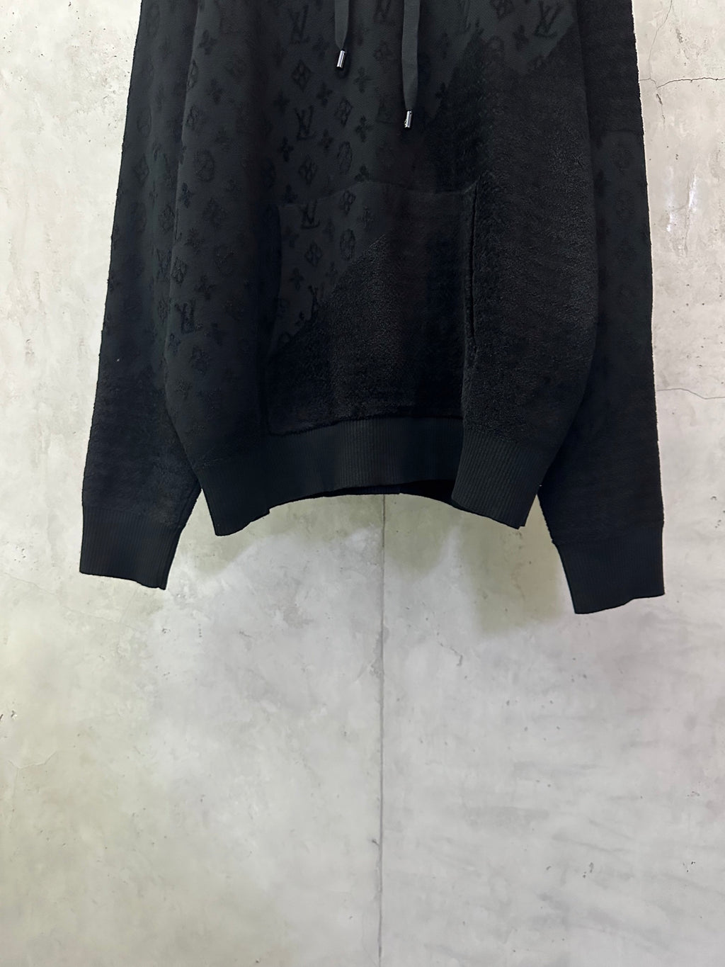 Louis Vuitton monogram hoodie front lower hem with kangaroo pocket detail