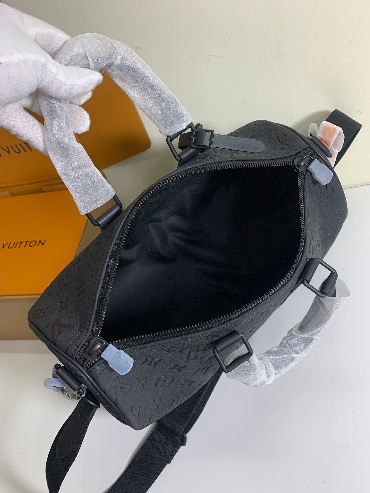Louis Vuitton monogram crossbody bag, dark gray/black, zip opening and crossbody strap