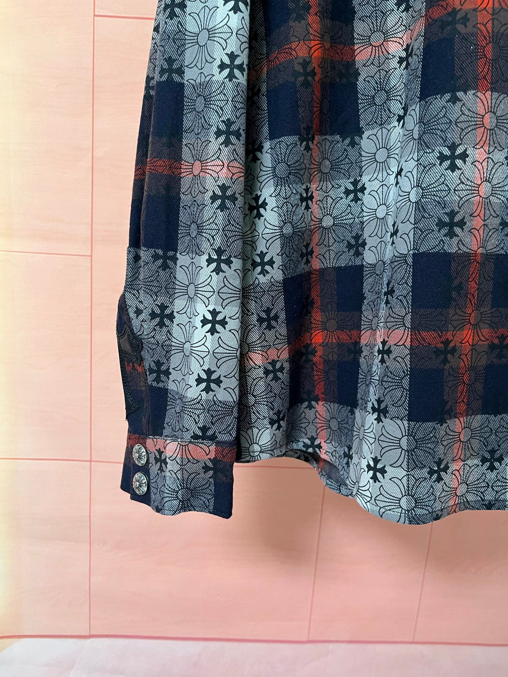 Shirt sleeve with buttoned cuff and plaid panel over floral print