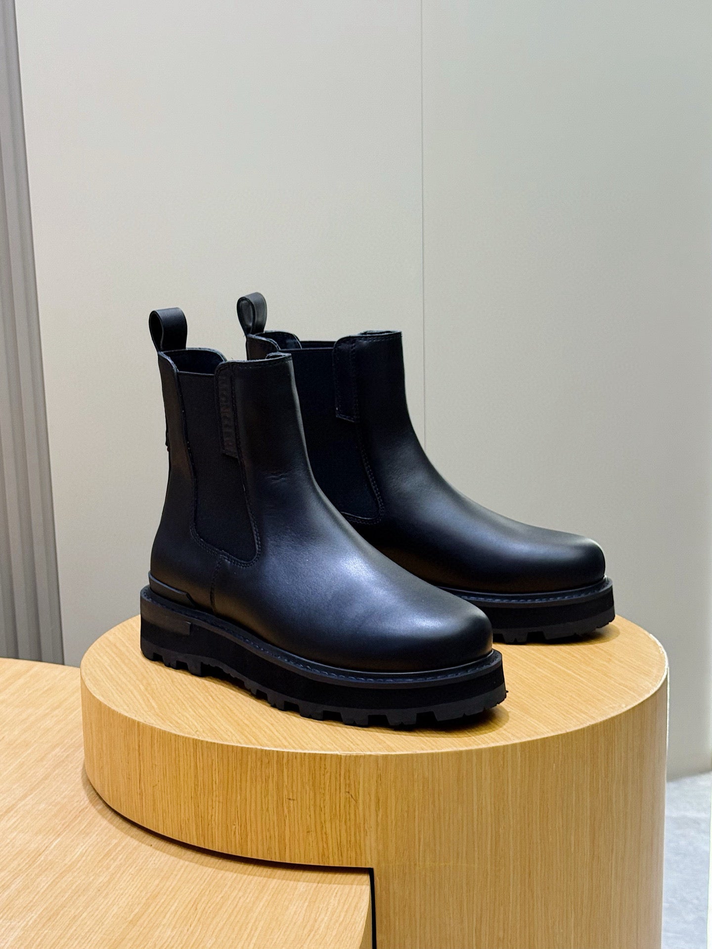 Luxury Shoes Moncler