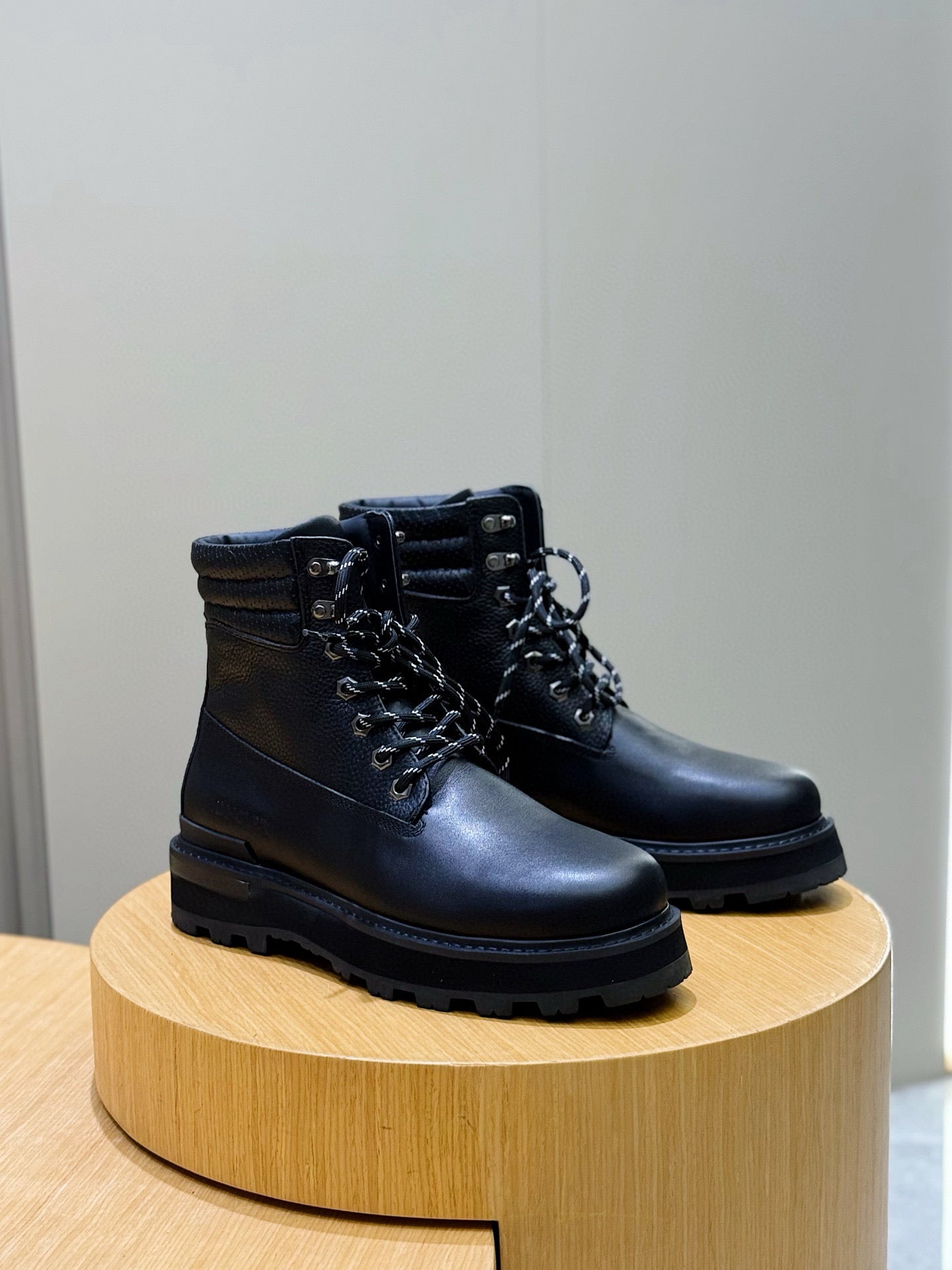 Luxury Shoes Moncler