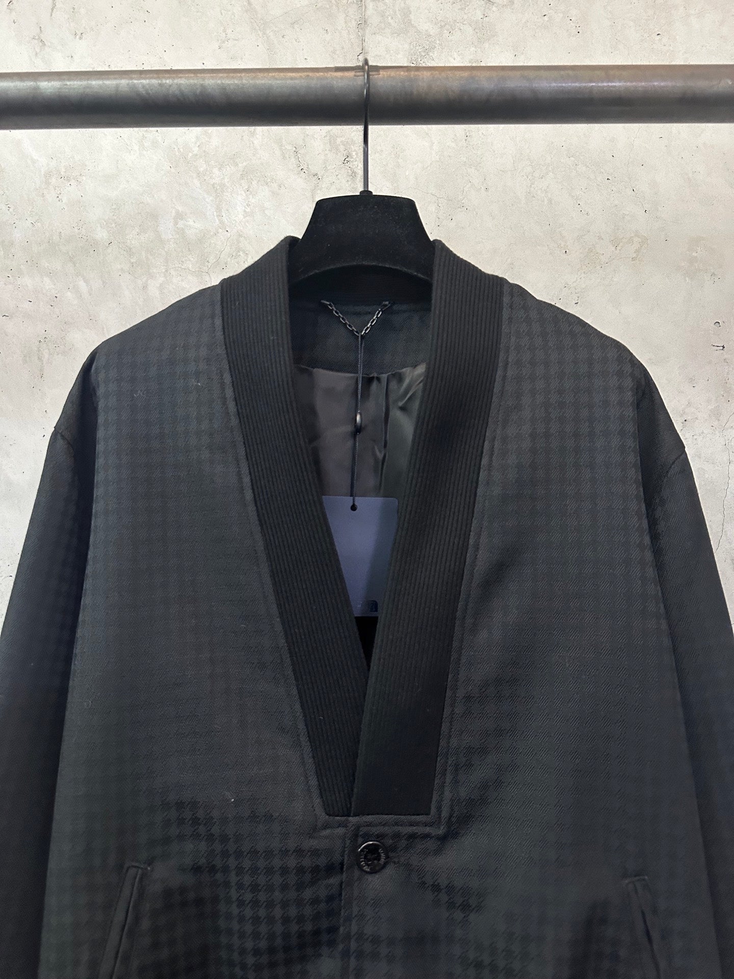 Long-sleeve jacket with V-neck placket, ribbed collar, multicolor hem stripe