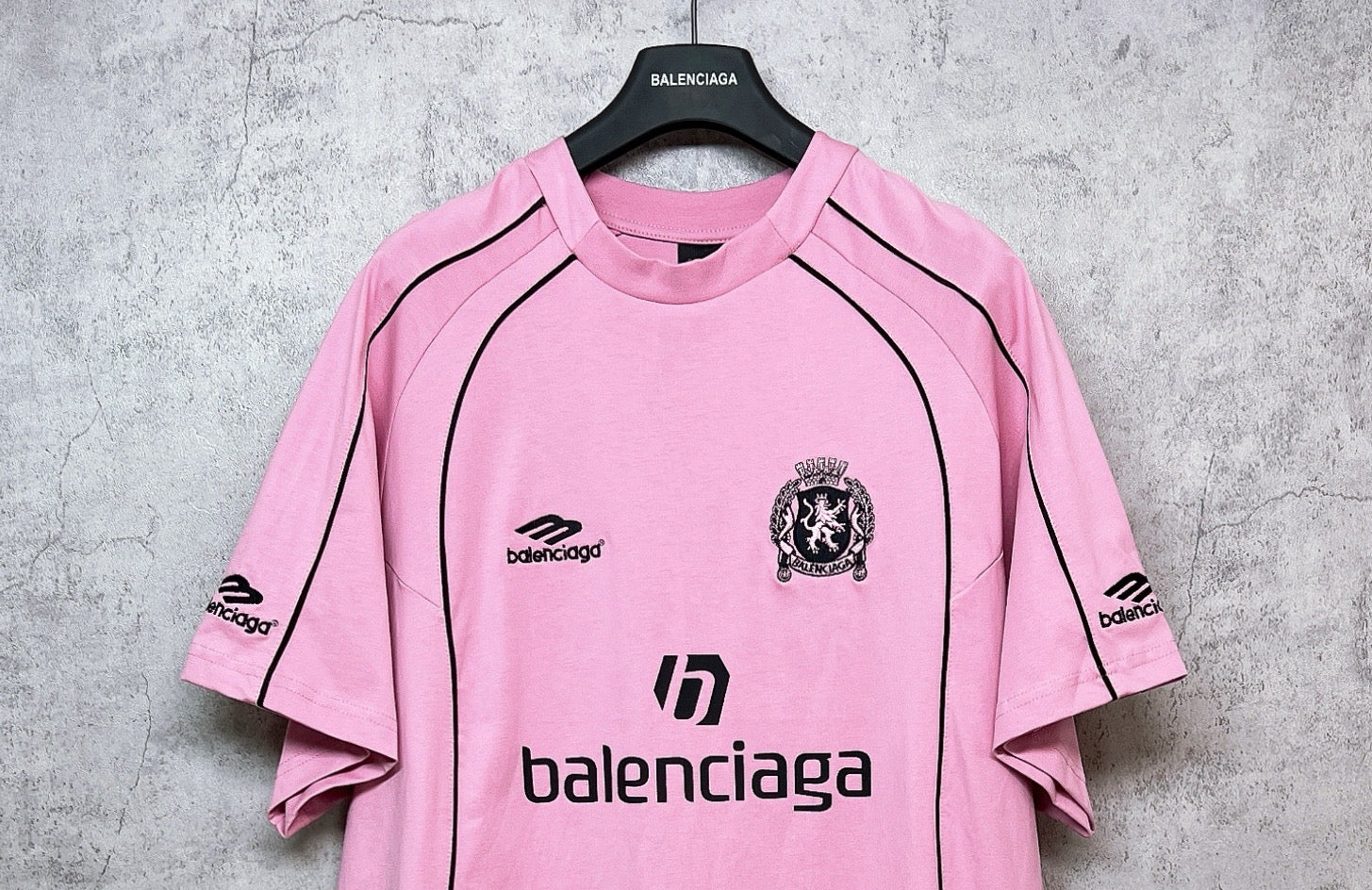 Balenciaga short-sleeve T-shirt, pink with black crest and balenciaga logo front