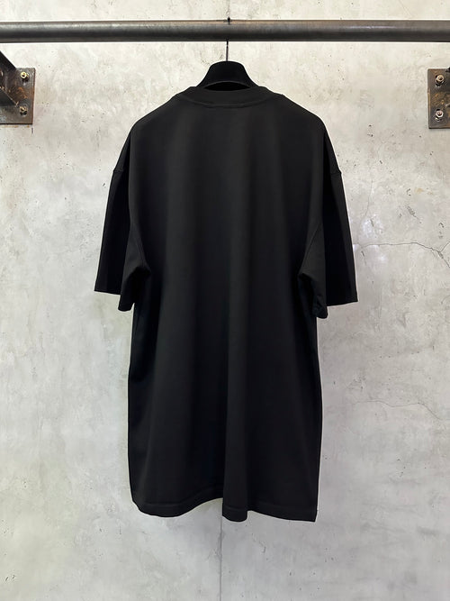 Black T-shirt, back view with short sleeves and relaxed fit