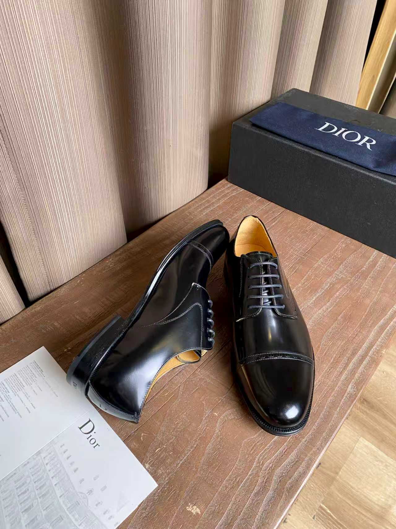 Dior unisex lace-up oxford dress shoes, black leather, side and heel view
