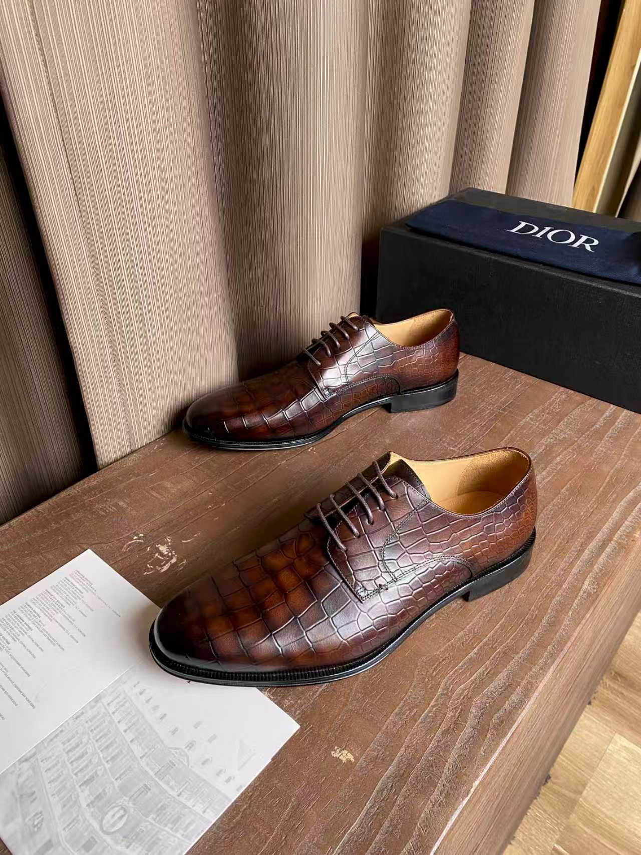 Dior unisex leather oxford shoes in dark brown with lighter gray textured panels
