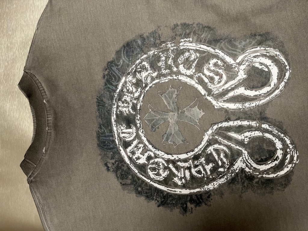 Long-sleeve shirt with chrome circular graphic