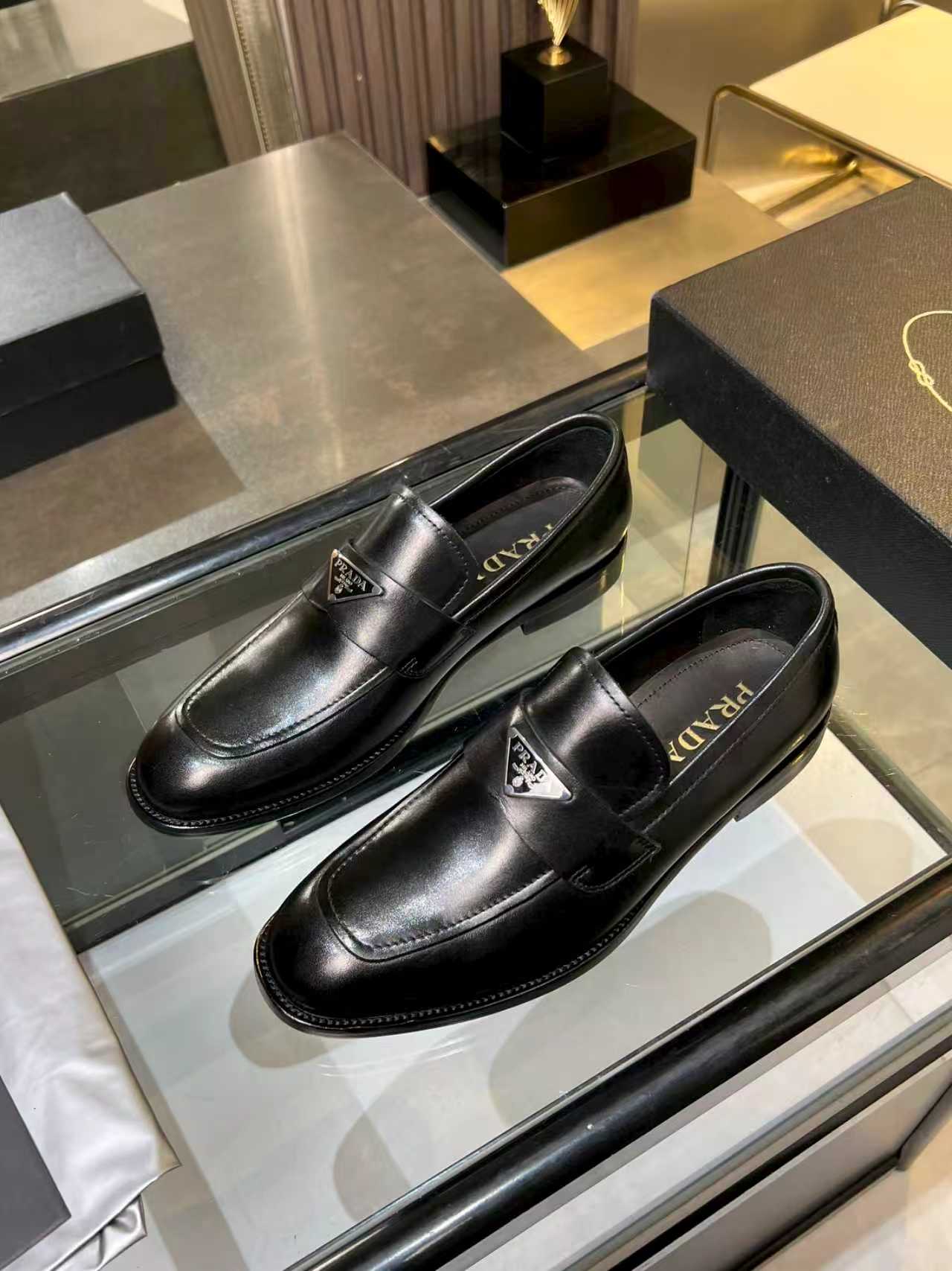 Luxury Shoes Prada Unisex