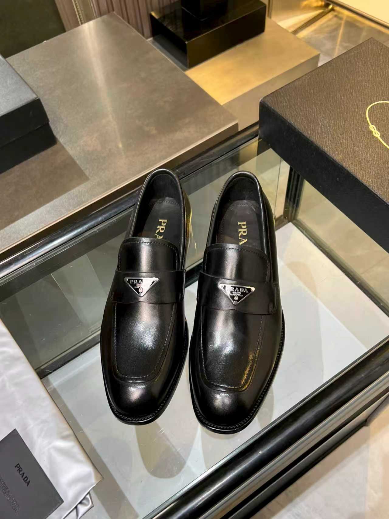 Luxury Shoes Prada Unisex