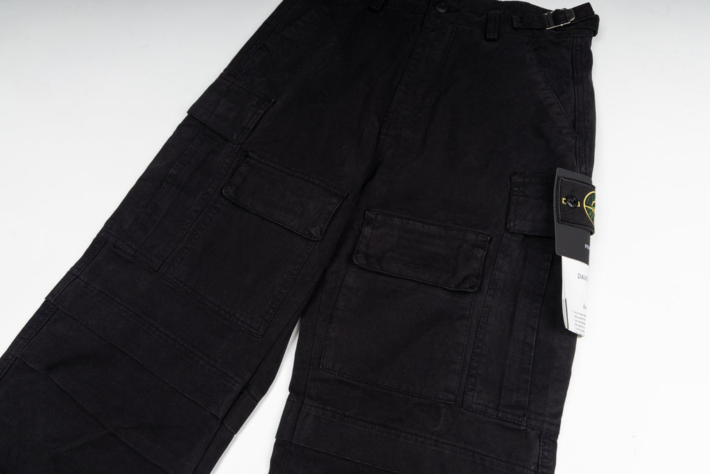 Black cargo trousers with flap pockets and side tag
