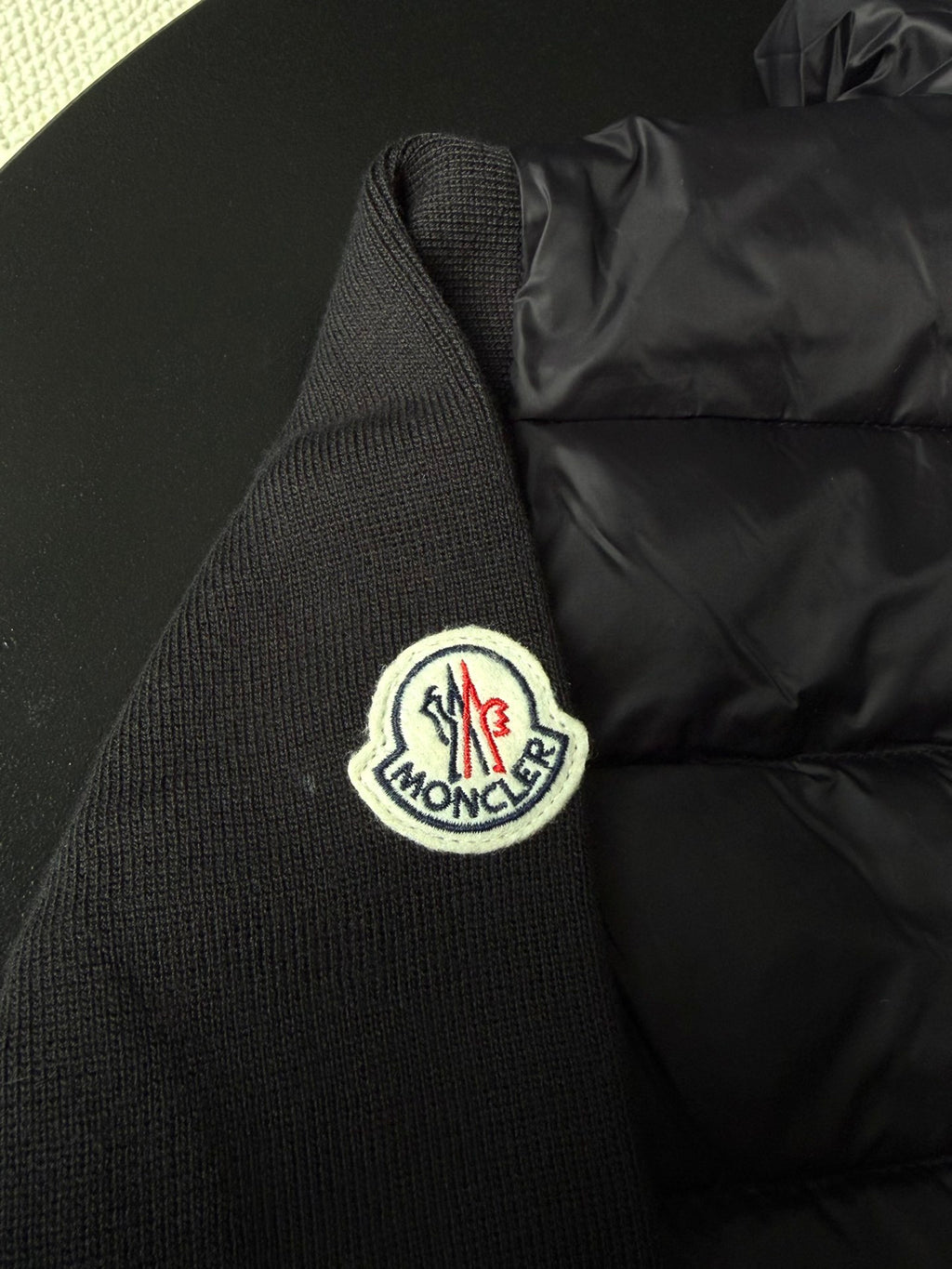Ribbed knit hood trim with Moncler logo patch
