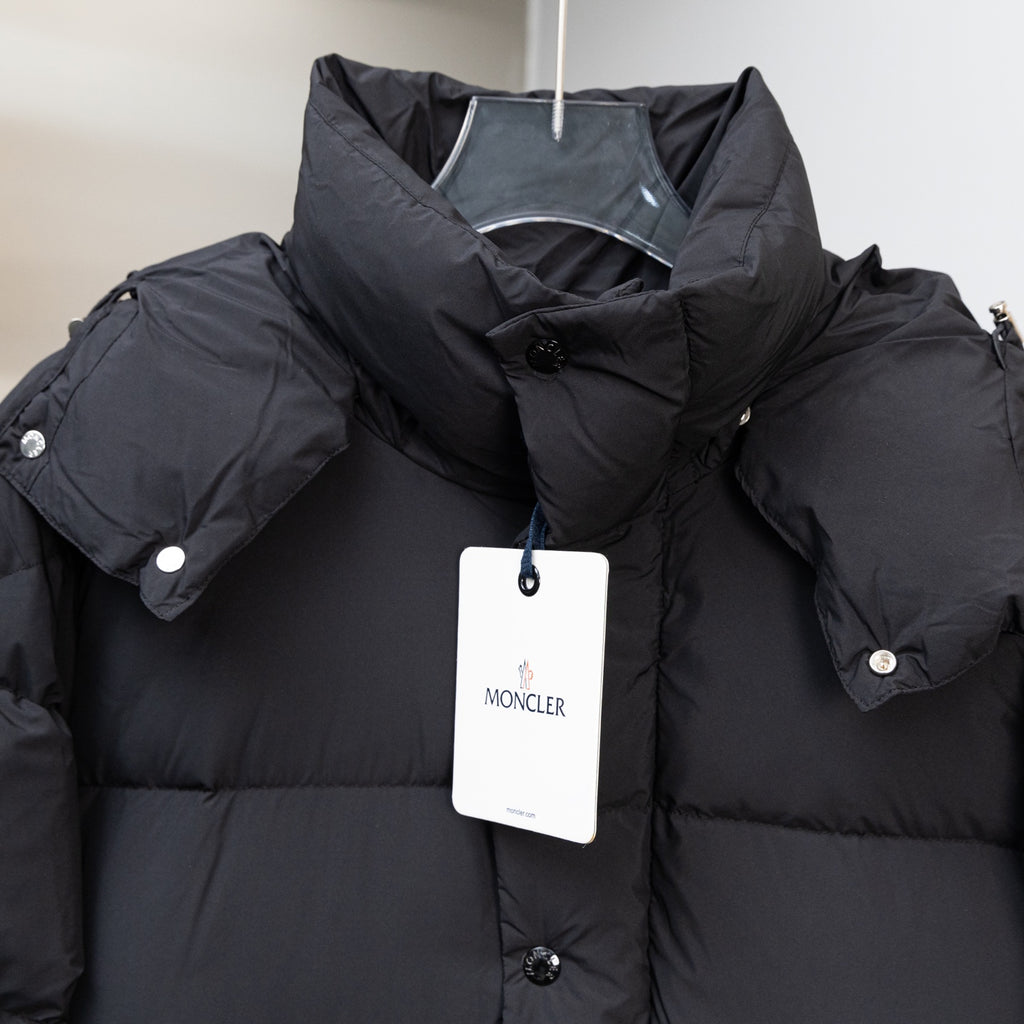 Moncler black hooded puffer coat with snap button placket and white size tag