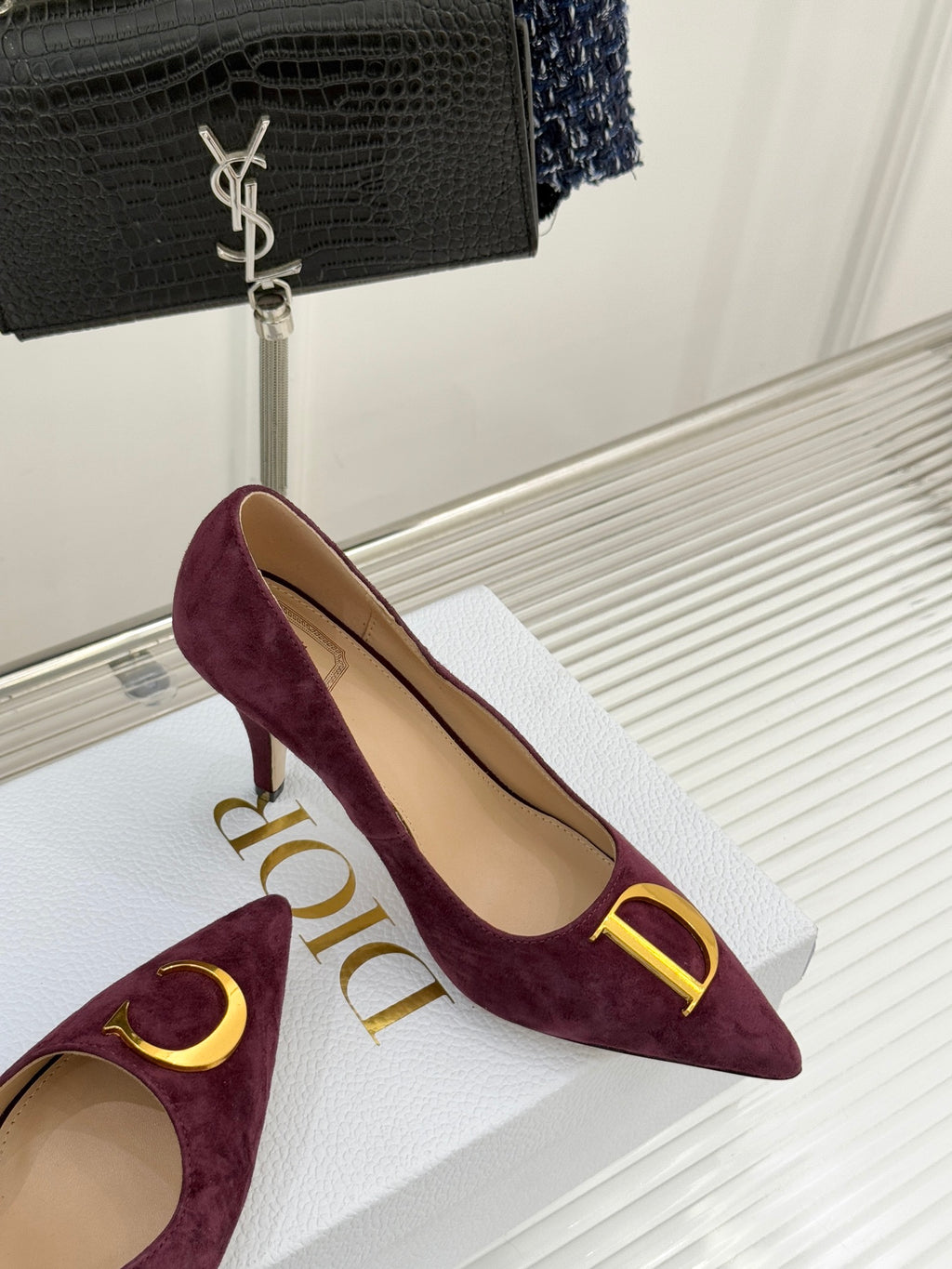 Dior ladies suede pumps, pointed toe and slim heel, burgundy with gold D on side