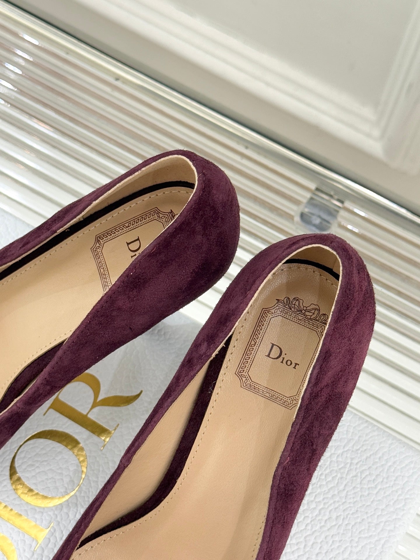 Dior ladies suede pumps, burgundy, gold logo print on insole, pointed toe