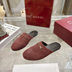 Gucci unisex luxury shoes, red-brown GG embossed mule with gold horsebit on black sole