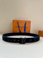 Louis Vuitton belt in dark navy leather with LV monogram and star pattern, square buckle