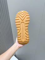 Light gum rubber shoe outsole with chunky tread pattern