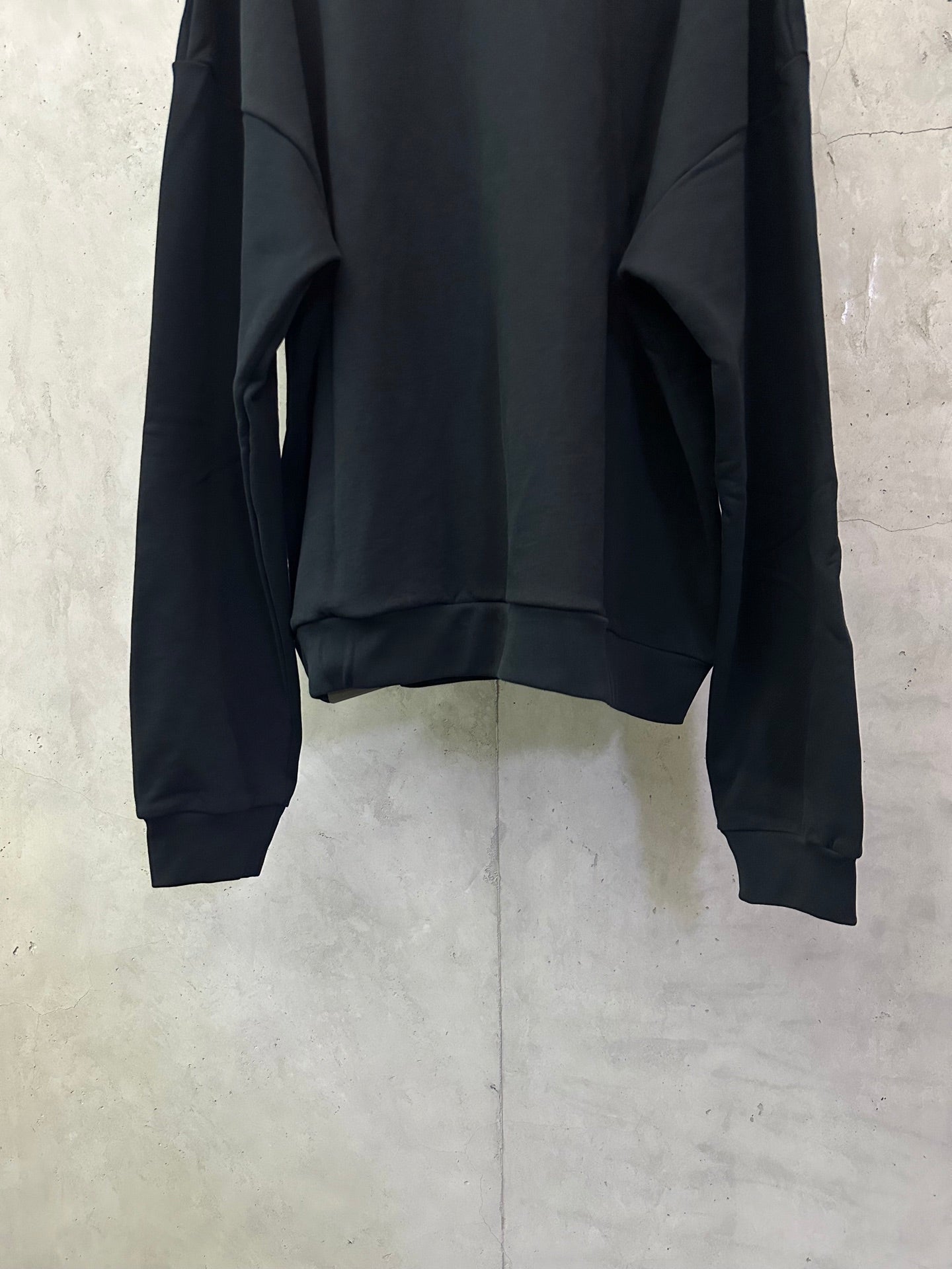 Balenciaga long-sleeve sweatshirt back with ribbed hem and cuffs, dark