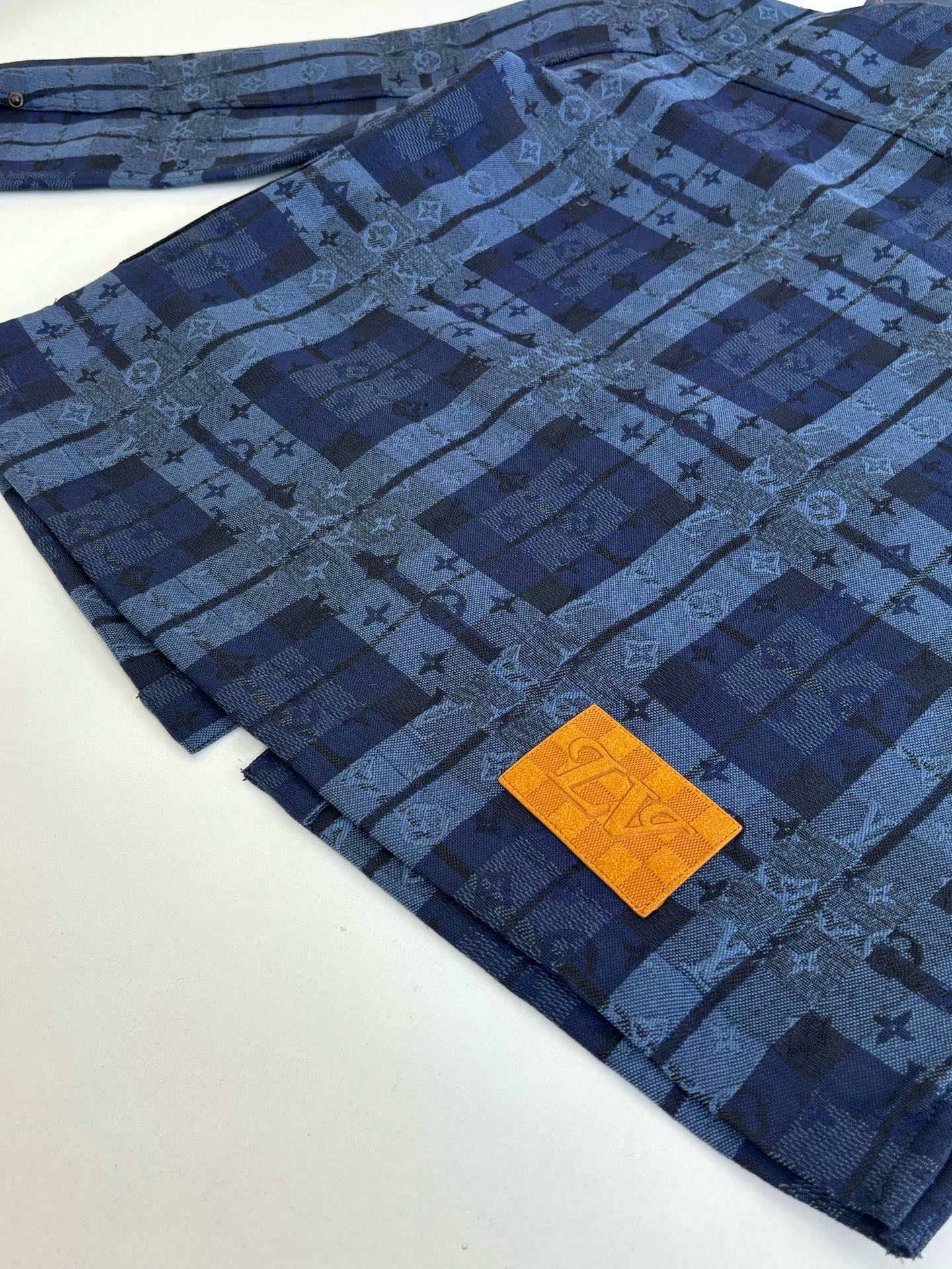 Louis Vuitton long-sleeve shirt in blue check monogram, with orange logo patch