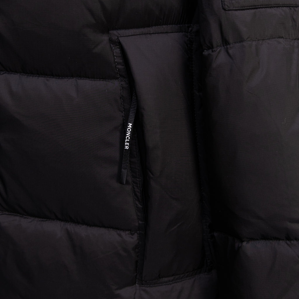 Long black puffer jacket, inner label at side seam
