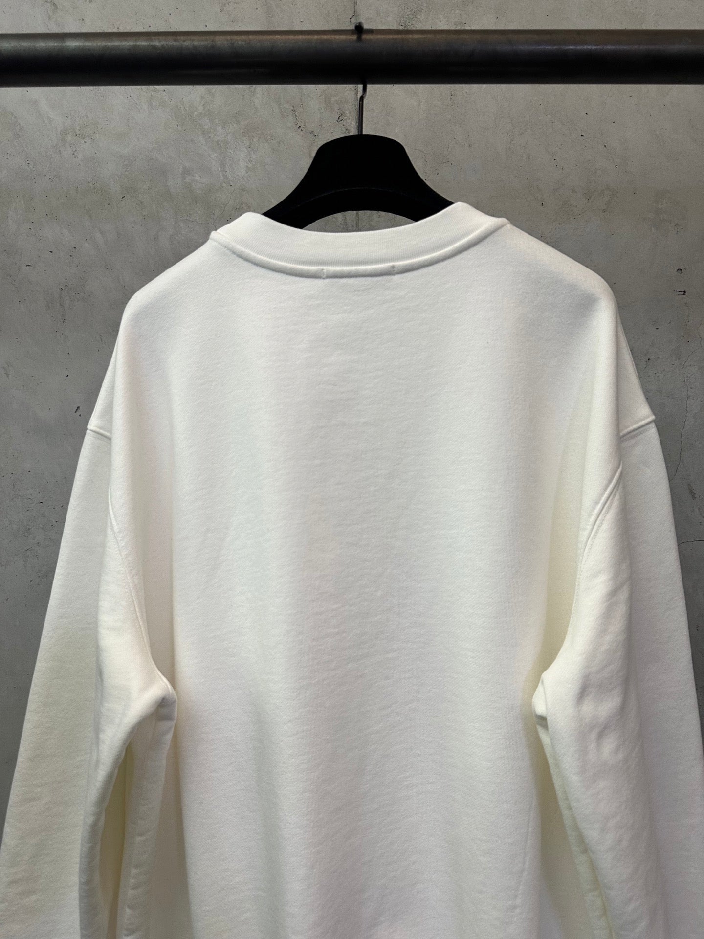 White sweatshirt collar and plain back, ribbed neckline