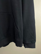 Long hoodie pocket opening and side seam detail