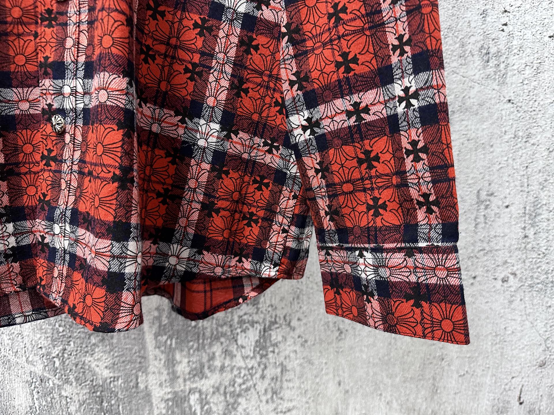 Red plaid long-sleeve shirt sleeves with floral grid pattern