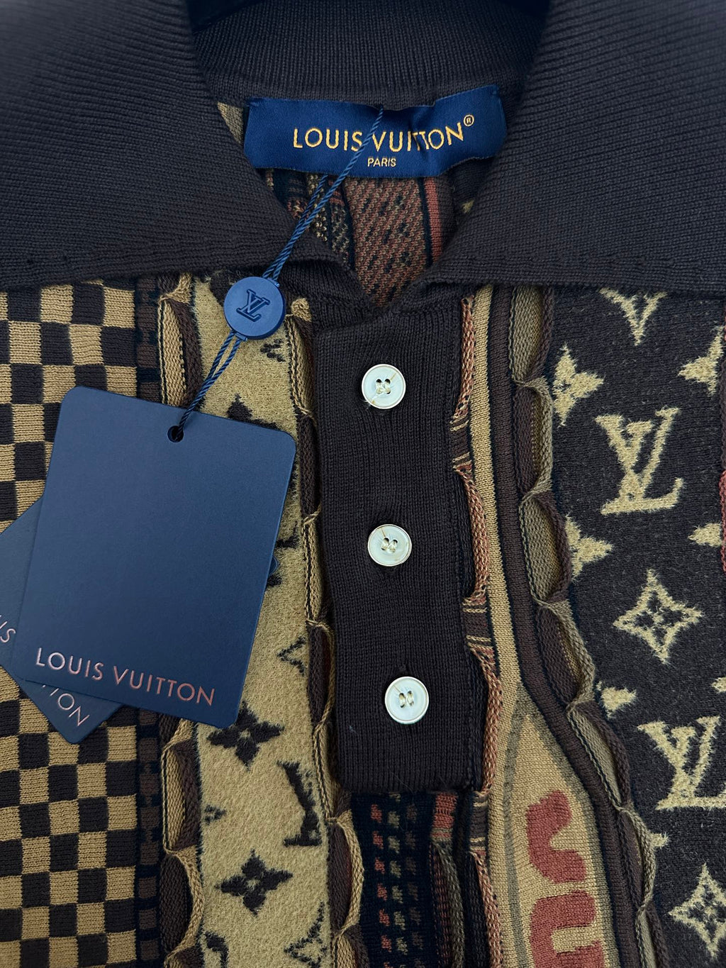 Short-sleeve button-up collar with Louis Vuitton tag and four-button front placket