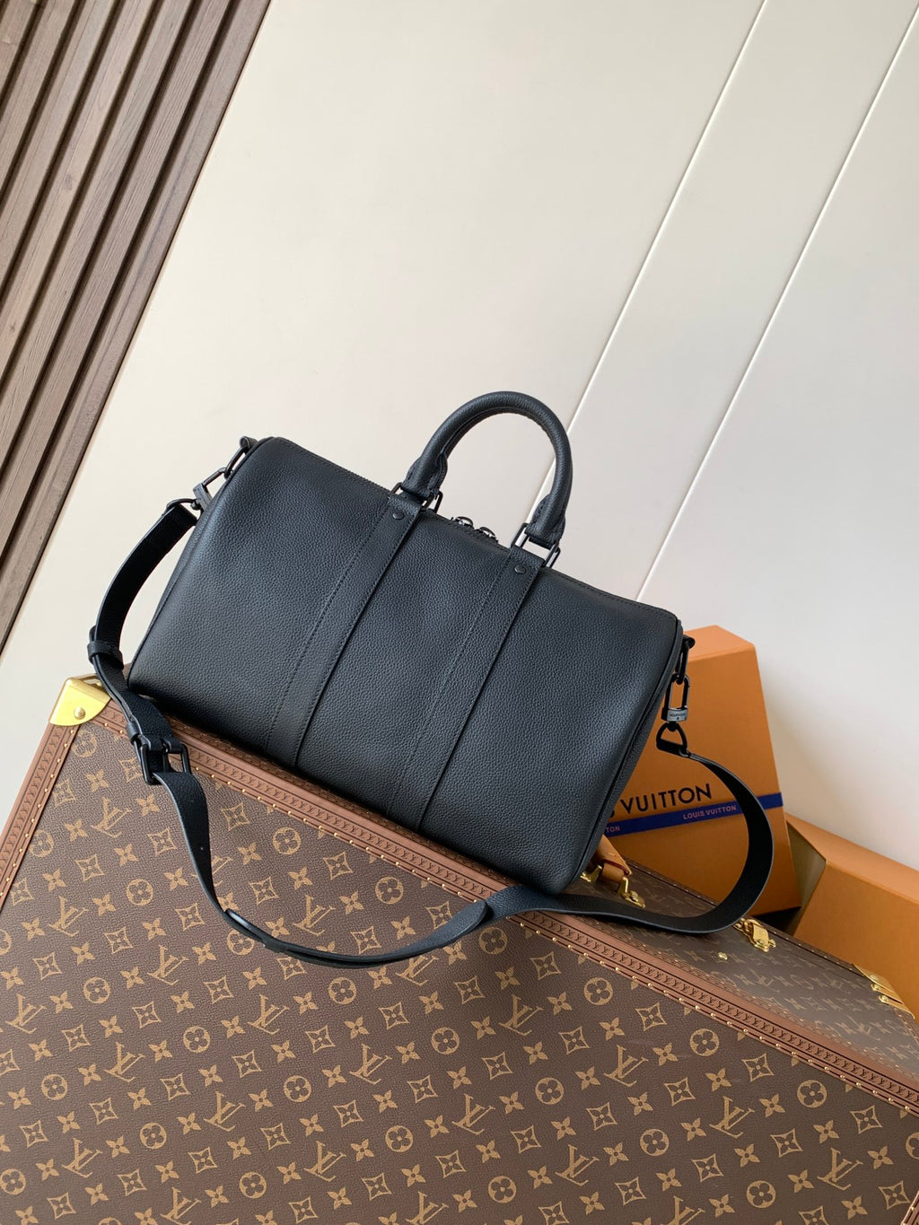 Dark blue leather men's briefcase bag with detachable shoulder strap and top handle