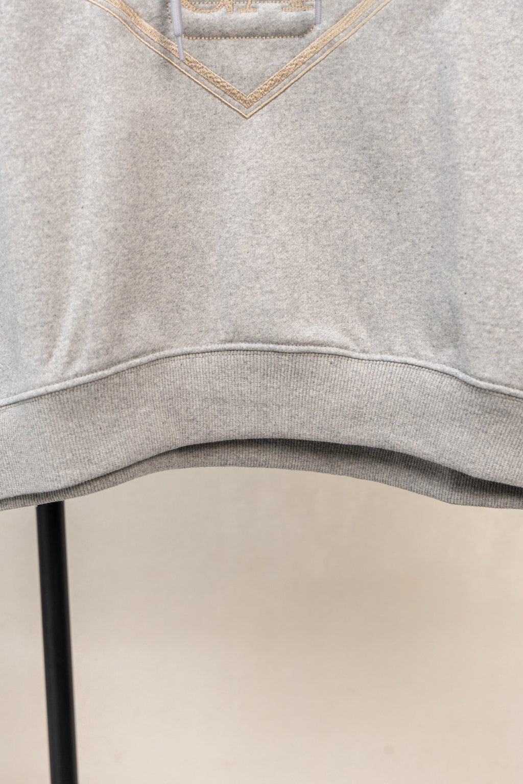 Amiri sweatshirt with V-neck collar and ribbed hem trim