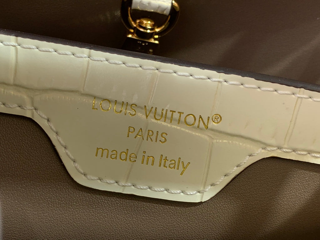 Louis Vuitton interior label: LOUIS VUITTON PARIS, made in italy