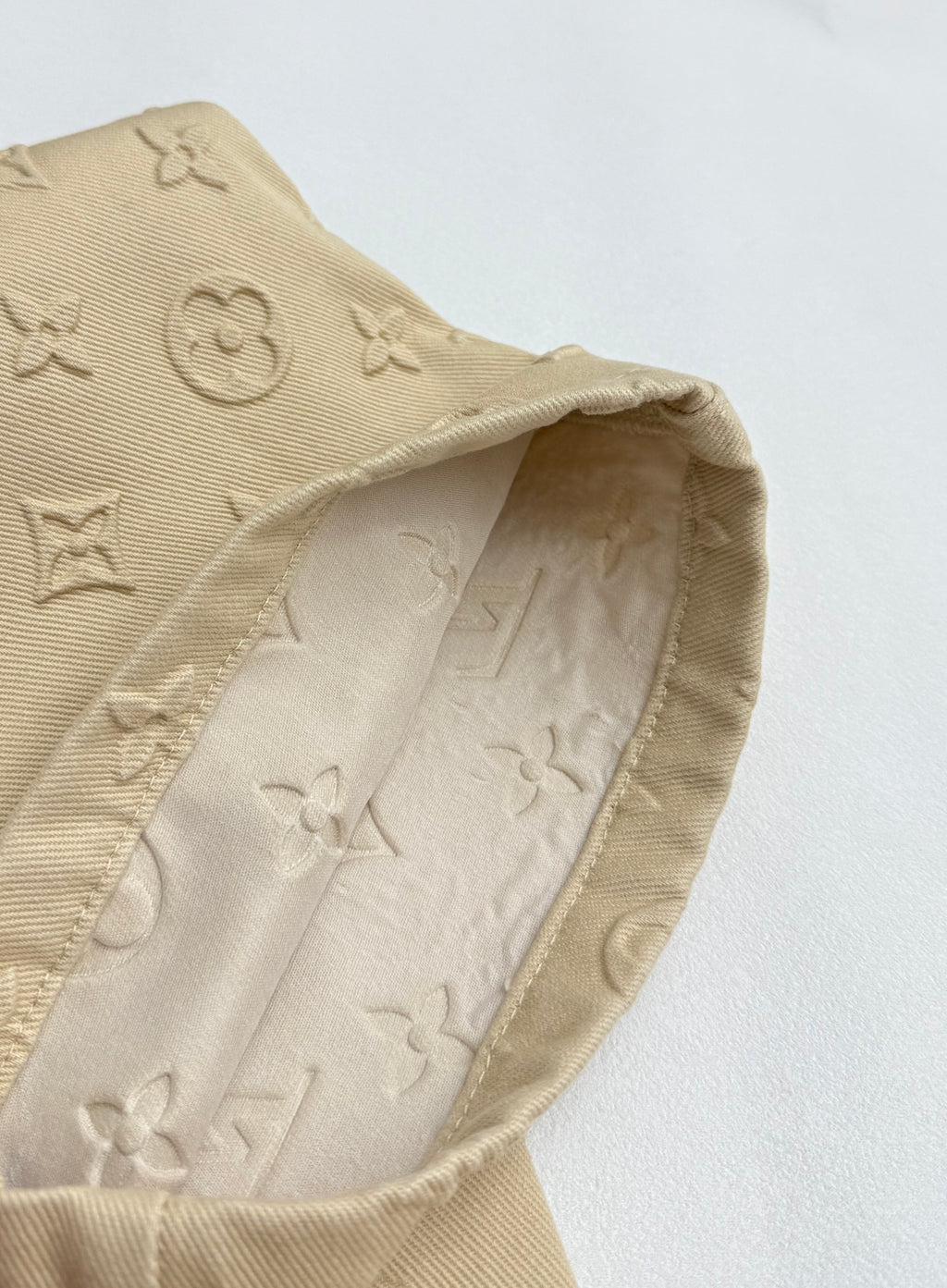 Beige Louis Vuitton monogram pants with inside waistband and fabric lining