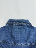 Denim jacket back yoke with curved seam and collar stitching