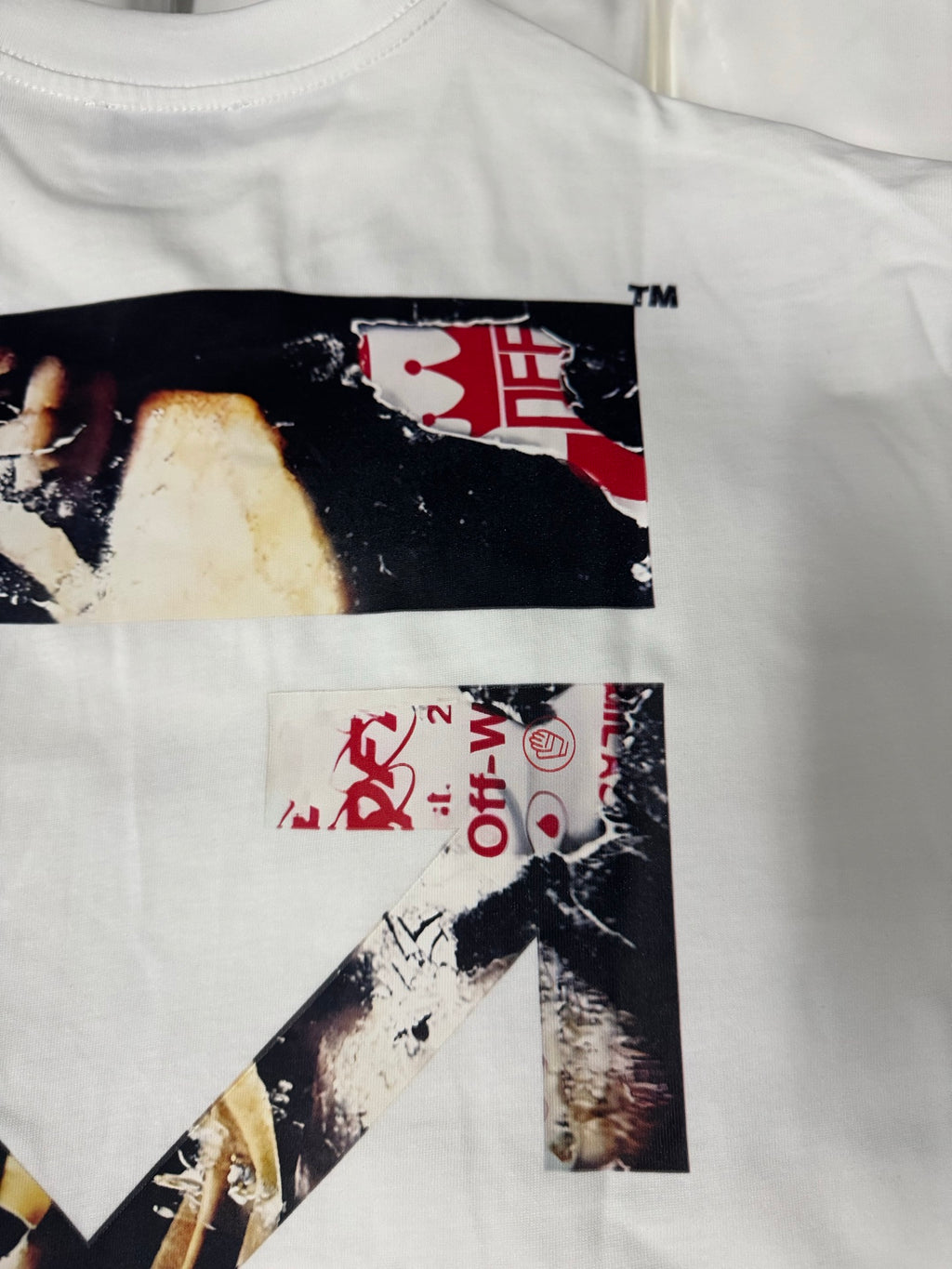 Off White T-shirt graphic detail, white crewneck with black and red elements