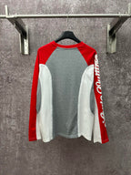 Raglan long-sleeve shirt, gray front with red sleeves and white contrast side panels