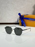 Round sunglasses with black frames and dark gray lenses