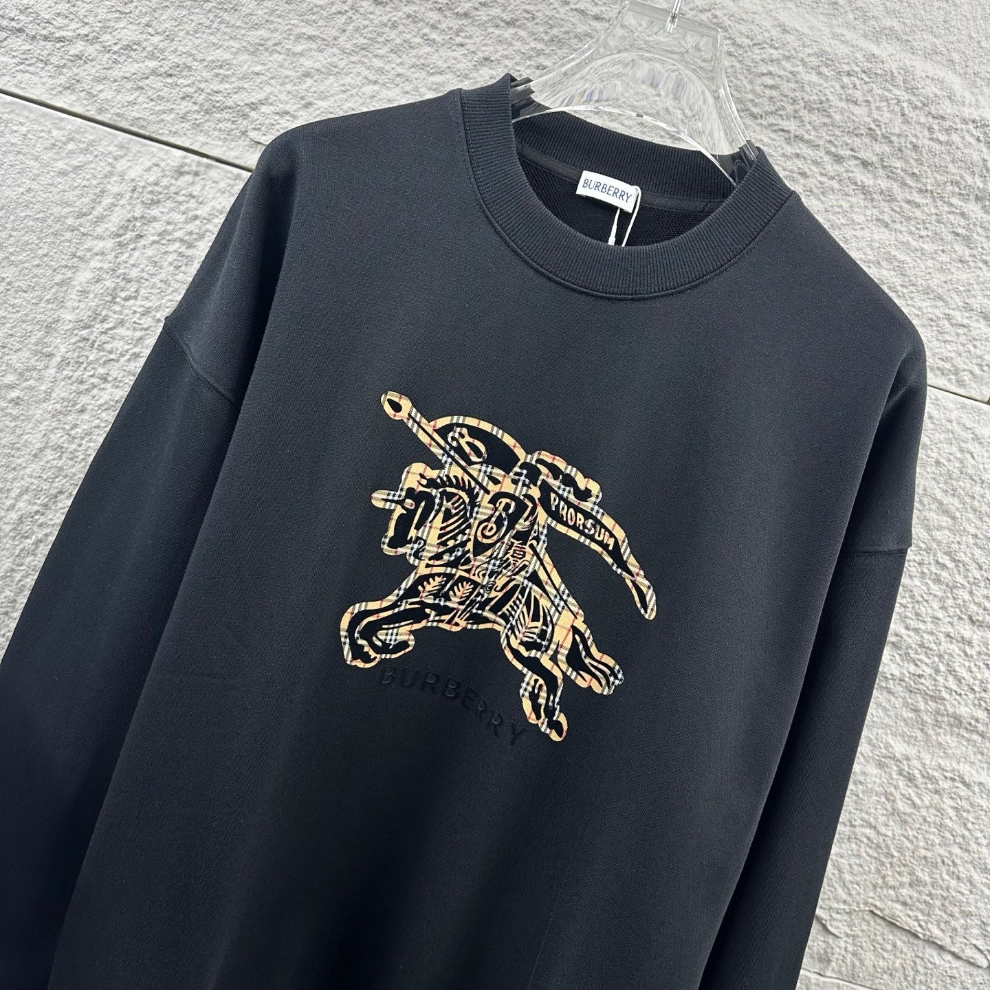 Burberry sweatshirt close-up: crewneck with polo rider graphic
