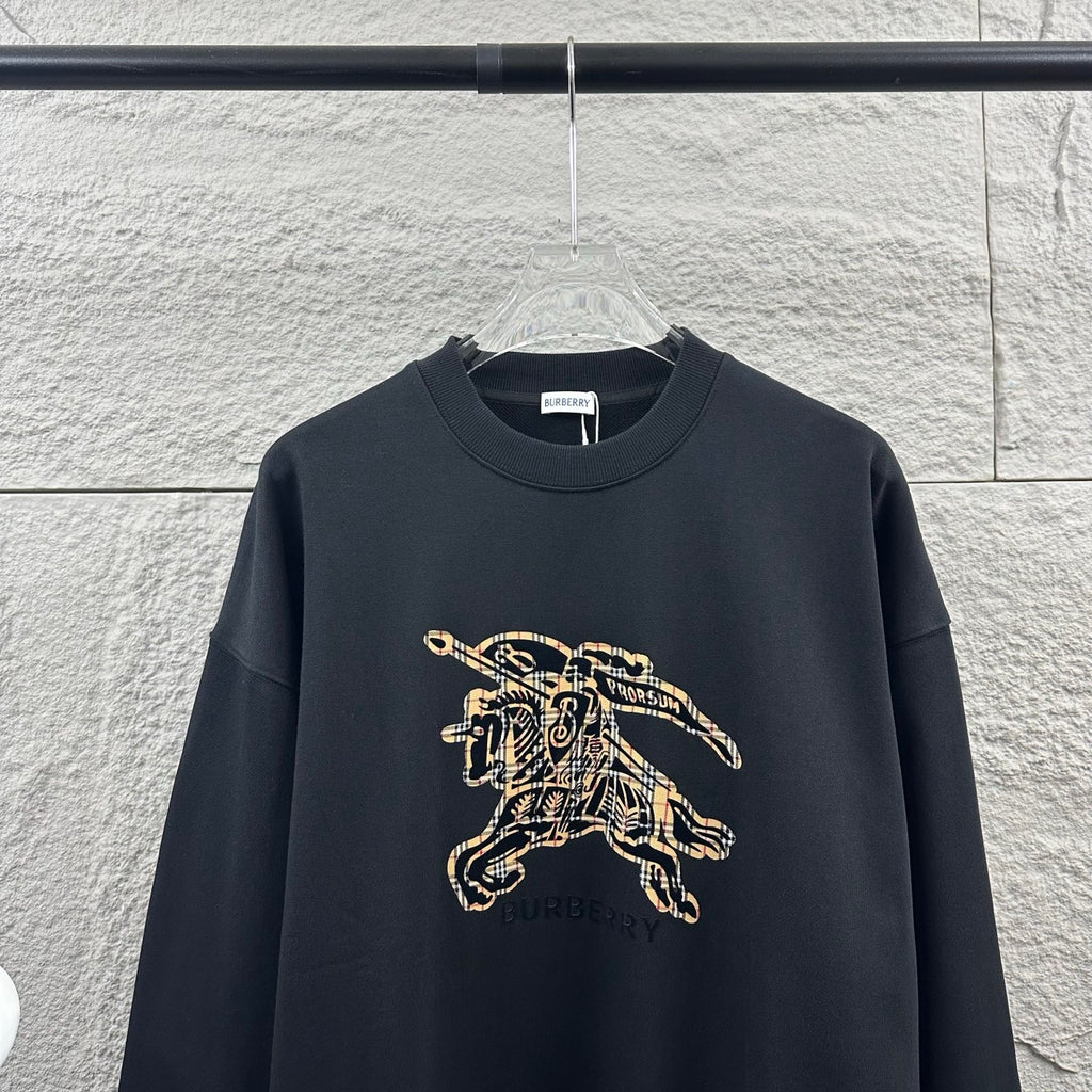 Burberry sweatshirt front view: crew neck and centered polo rider print
