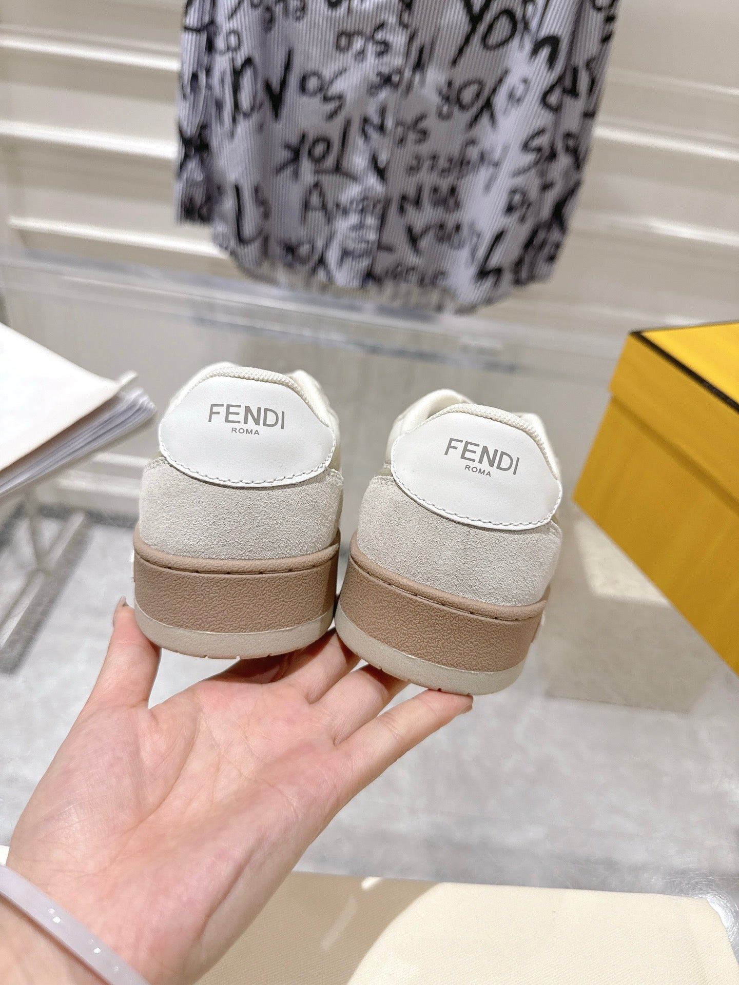 Luxury Shoes Fendi Unisex