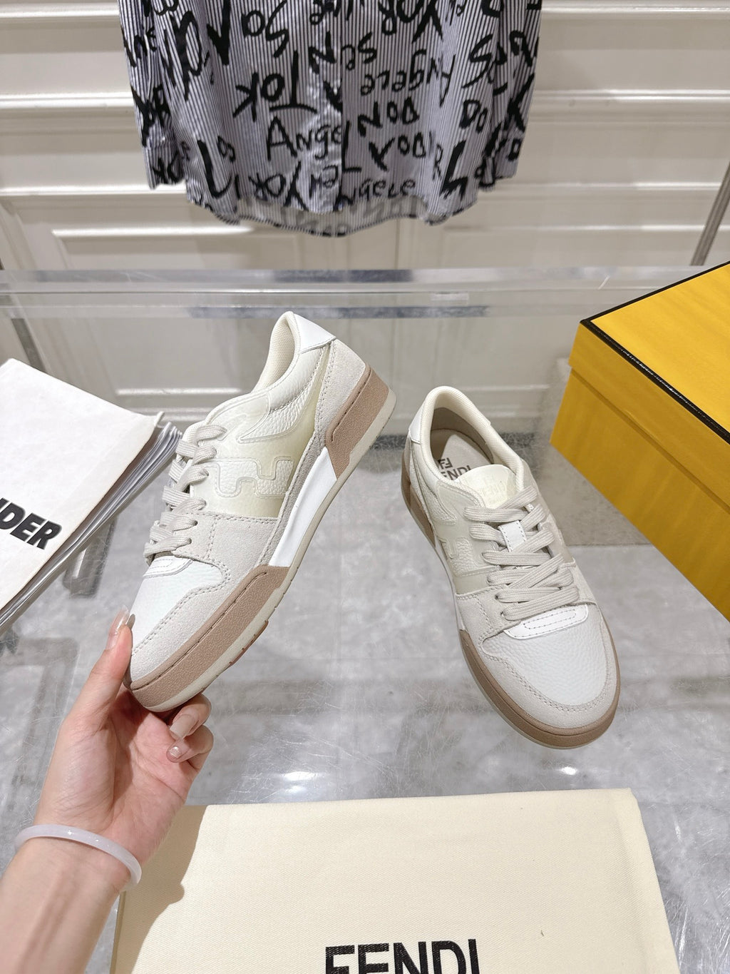 Luxury Shoes Fendi Unisex