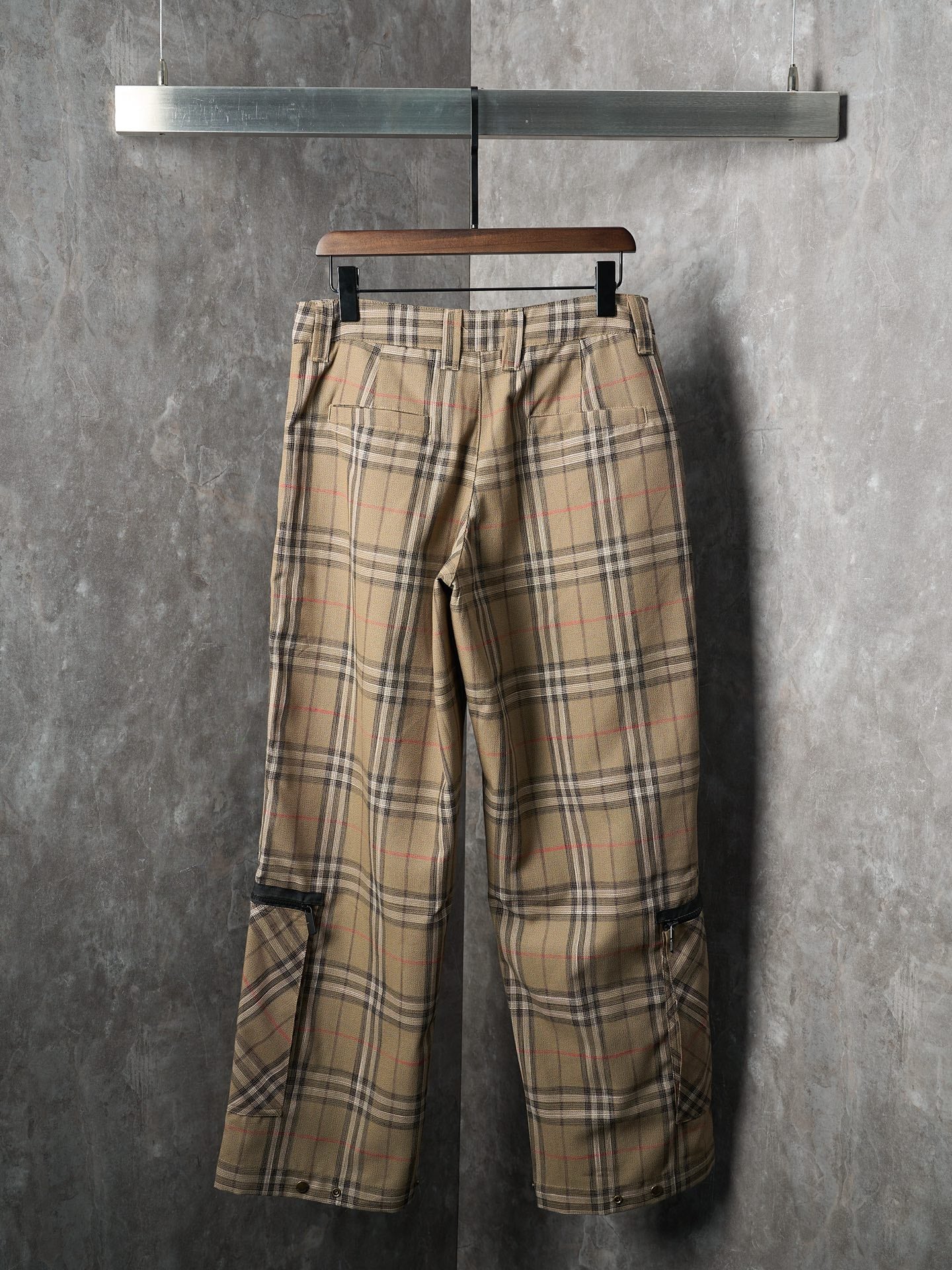Burberry plaid wide-leg cargo pants with black-trim flap pockets
