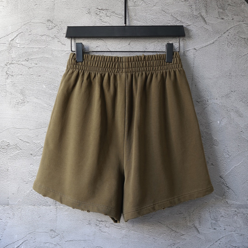 Olive elastic-waist shorts with pleated legs and straight hem