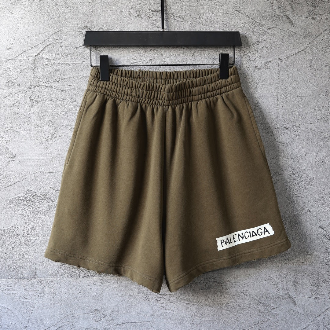 Olive elastic-waist shorts with pleated front and straight hem