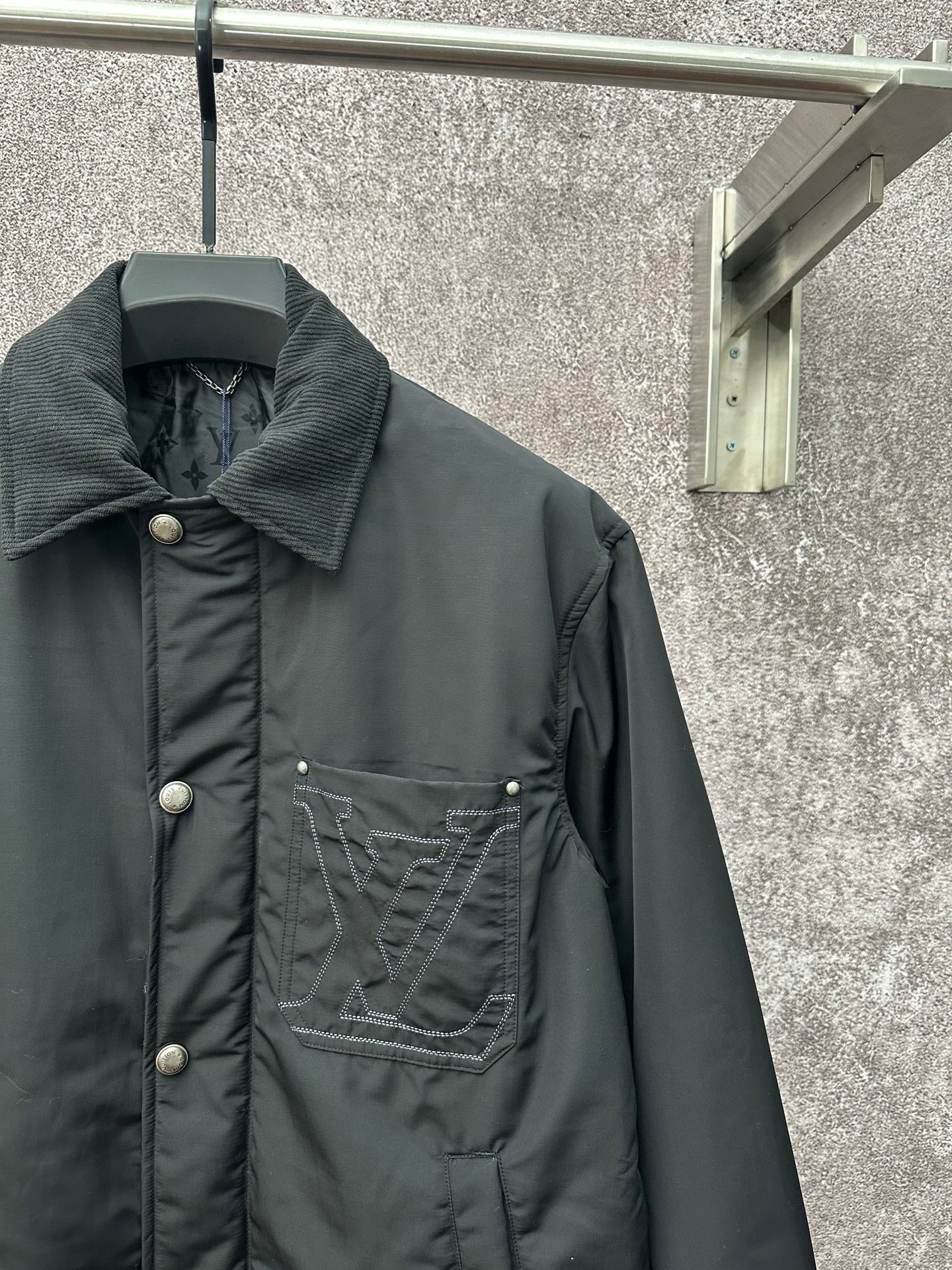 Long puffer jacket, dark green, wide ribbed collar and buttoned front