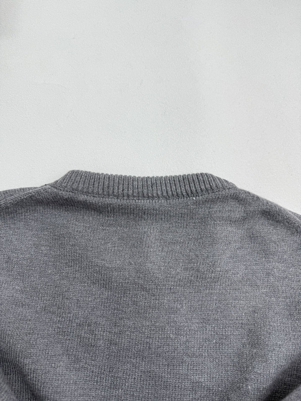 Gucci knit sweater back neckline and shoulder, gray ribbed knit